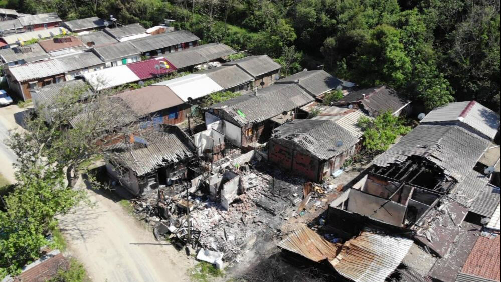 Belediyenin yıkım kararına tepki: Yangın bahane edilerek evlerimizden kovuluyoruz! - 3. Resim