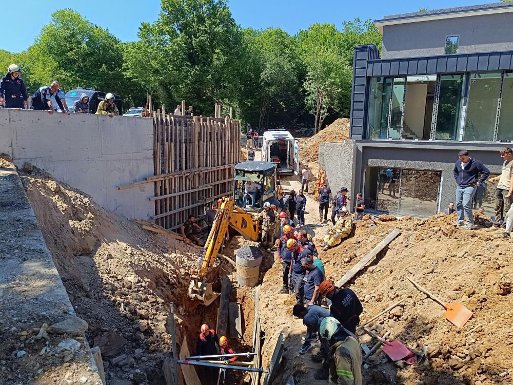 Çekmeköy'de inşaat alanında göçük! Bir işçi mahsur kaldı - 1. Resim