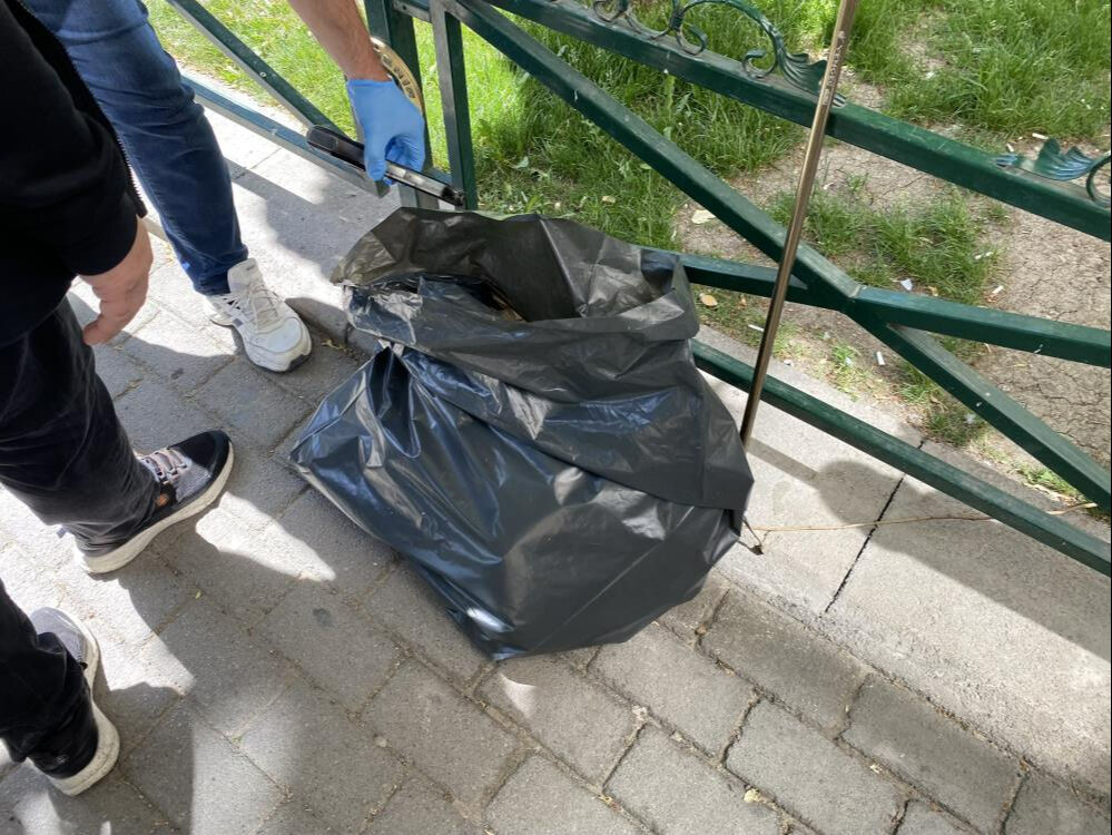 Eskişehir'de korku dolu dakikalar! Çöp yerine tabanca topladılar - 3. Resim