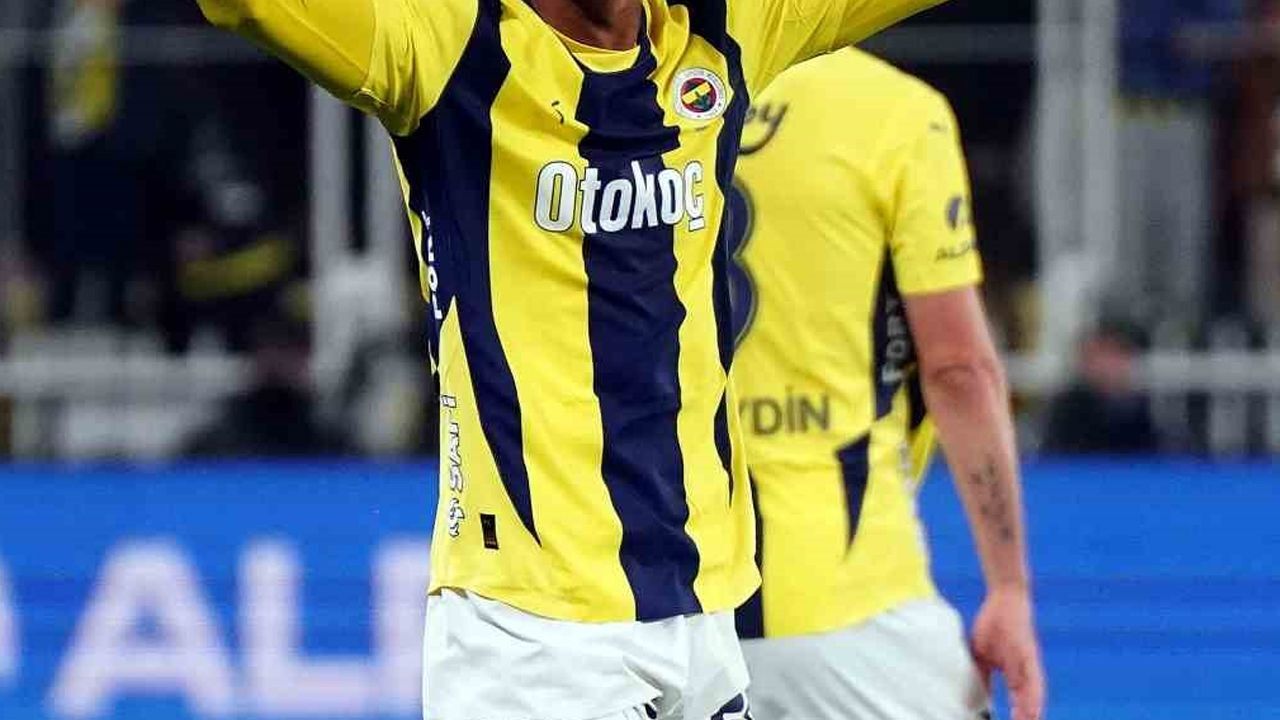Fenerbahçe'ye İtalya'dan sürpriz teklif! Önerilen miktar şaşırttı Fenerbahçe'ye İtalya'dan sürpriz teklif! Önerilen miktar şaşırttı