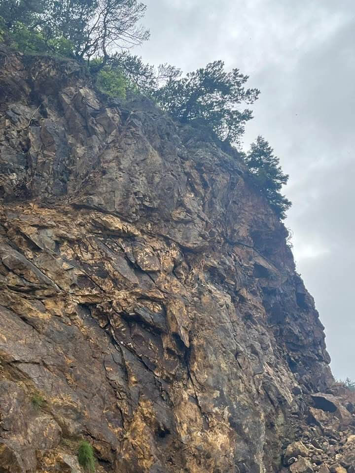 Heyelan sonrası ulaşım sağlanamıyor! Ekipler 3 bölge için harekete geçti - 1. Resim