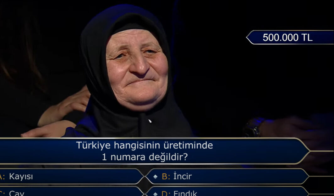 Milyoner'de gündem olan anlar! 500 bin TL'lik Türkiye sorusu yarışmaya damga vurdu Milyoner'de gündem olan anlar! 500 bin TL'lik Türkiye sorusu yarışmaya damga vurdu - 1. Resim