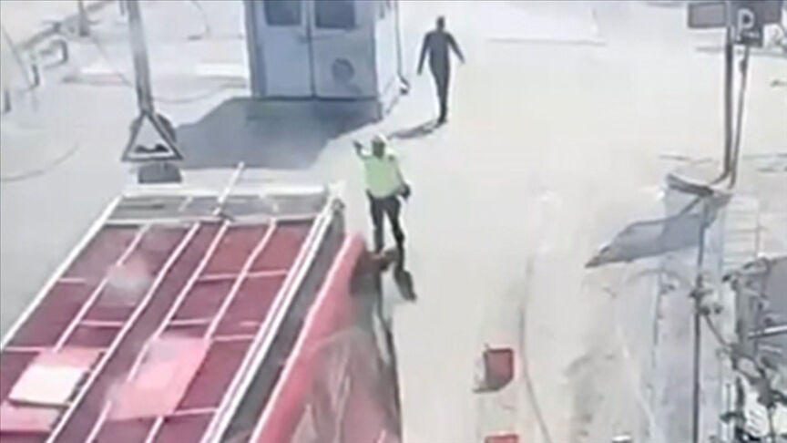 Polis "dur" dedi, o üzerine sürdü! CHP'li milletvekillerini taşıyan şoföre 13 yıl hapis istemi - 1. Resim