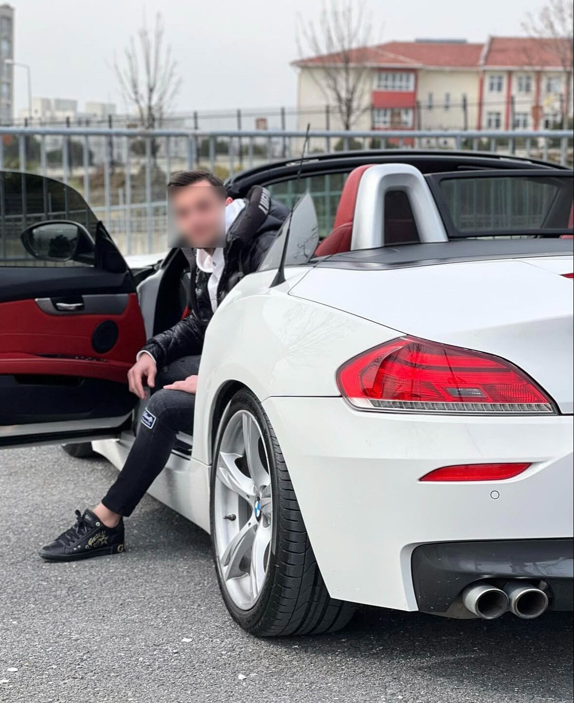 Sosyal medya fenomeninin kardeşi kaçırıldı! Önce fidye istediler, sonra cebine para koyup... - 2. Resim