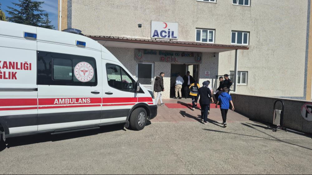 Tarihi geçmiş şekerlemeleri yediler, hastanelik oldular! - 1. Resim