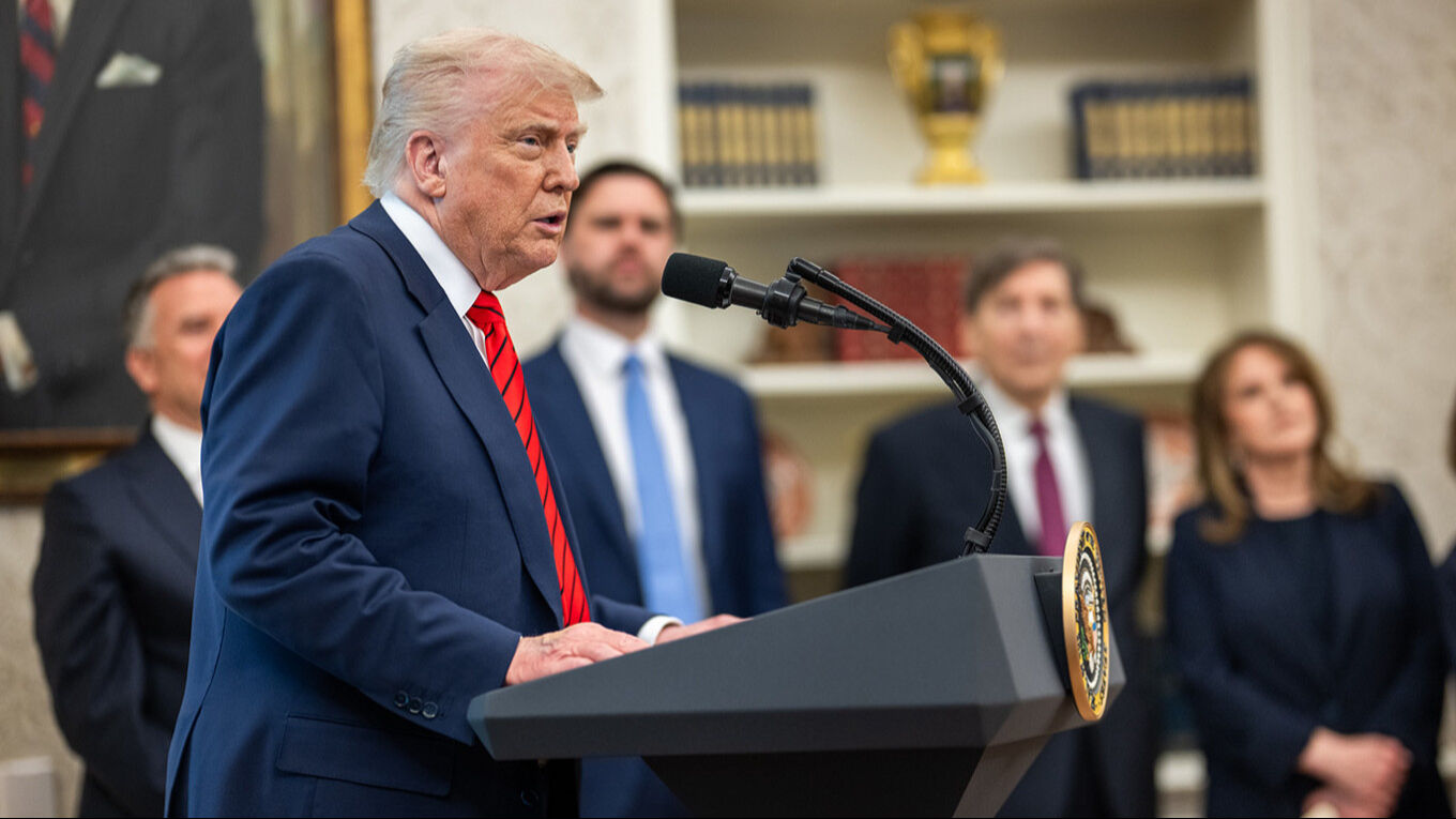 Trump övgüler yağdırdı!