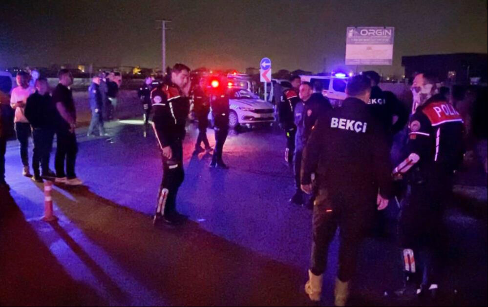 Aksaray'da ortalık karıştı! Taraftarlar birbirine girdi, çok sayıda yaralı var - 4. Resim