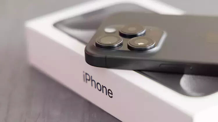 Apple'ın ardından iPhone satan 7 firmaya da soruşturma açıldı