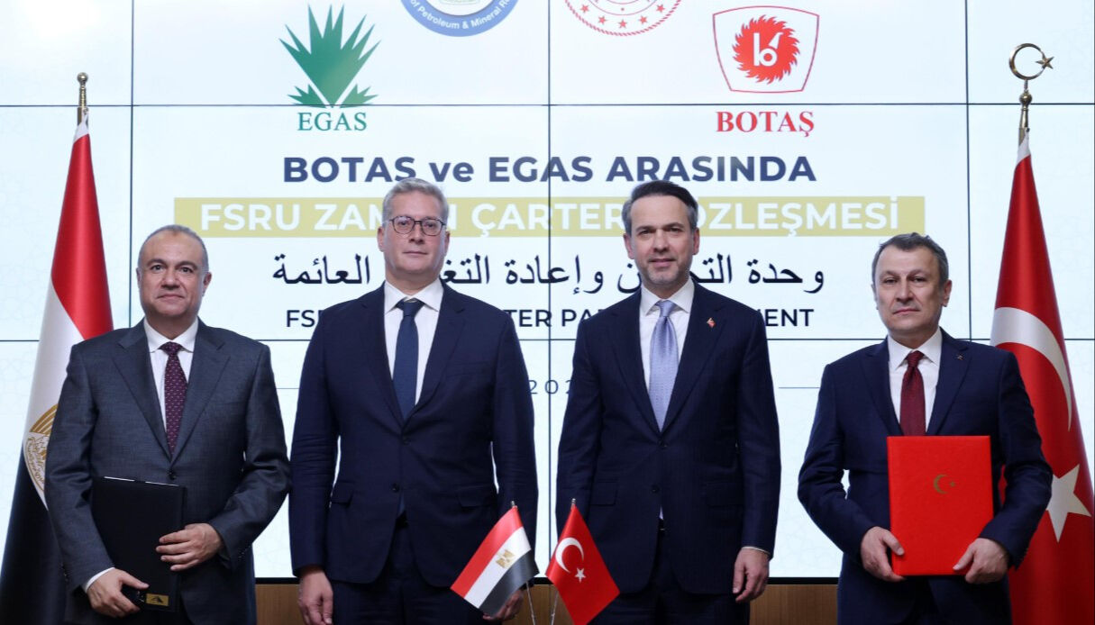 Bakan Bayraktar duyurdu! BOTAŞ'a ait FSRU ilk kez yurt dışında görev yapacak - 1. Resim