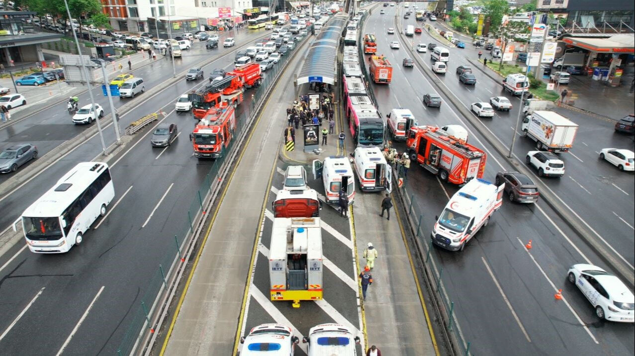 Beylikdüzü'ndeki metrobüs faciasının şoförünün ifadesi çıktı! Felaket göz göre göre mi geldi? - 4. Resim