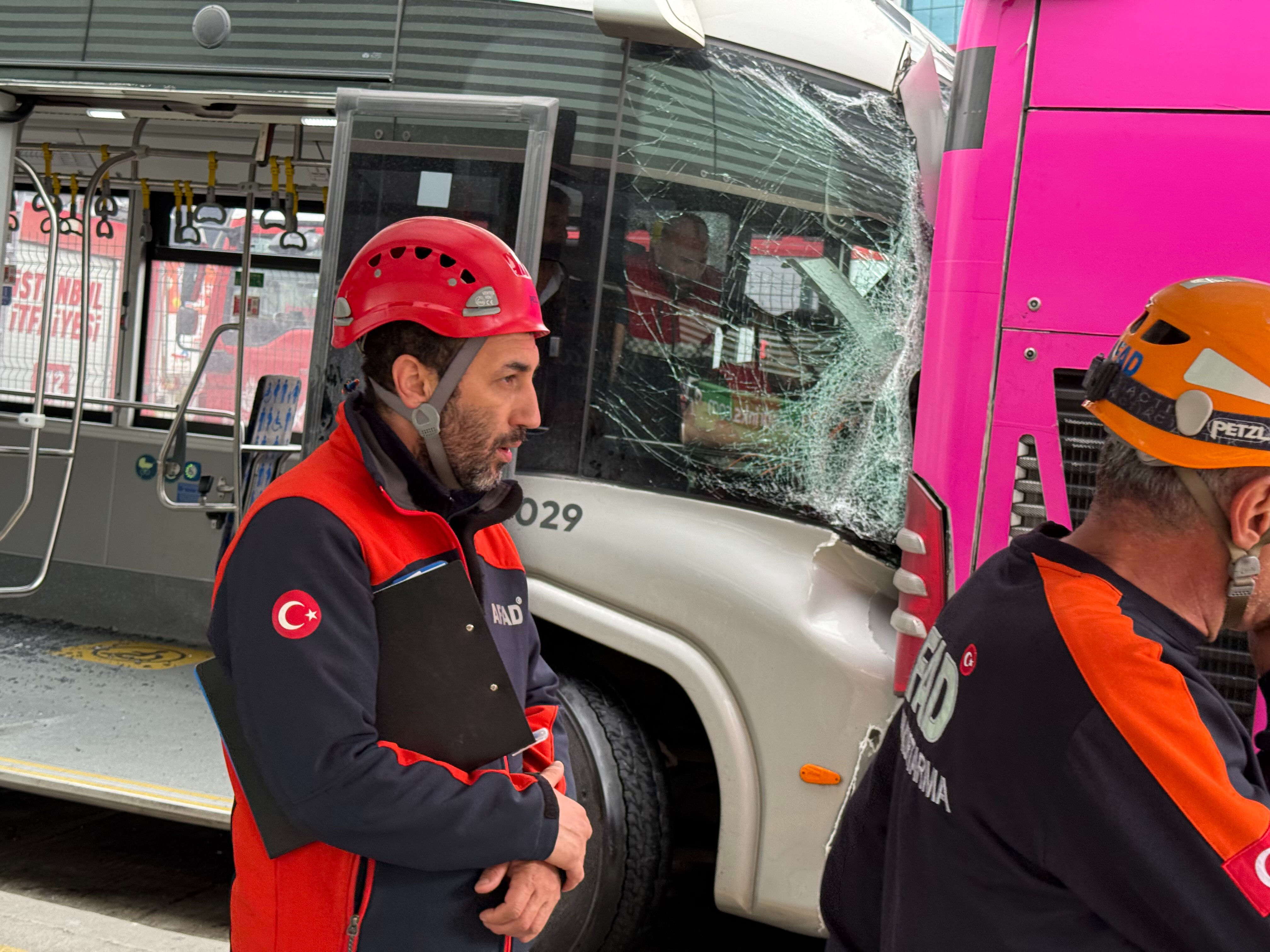 Beylikdüzü'ndeki metrobüs faciasının şoförünün ifadesi çıktı! Felaket göz göre göre mi geldi? - 3. Resim