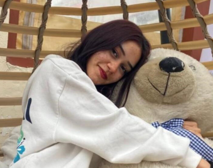 Genç kızı 30 yerinden bıçaklayarak öldürmüştü! 