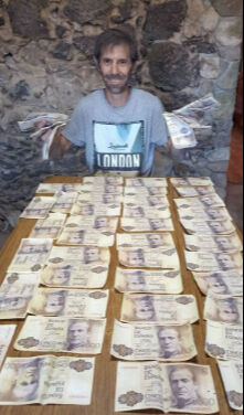 Herkes o aileyi konuşuyor! Balyozu kaptı, duvarı kırdı: İçinden neler çıktı neler... - 1. Resim