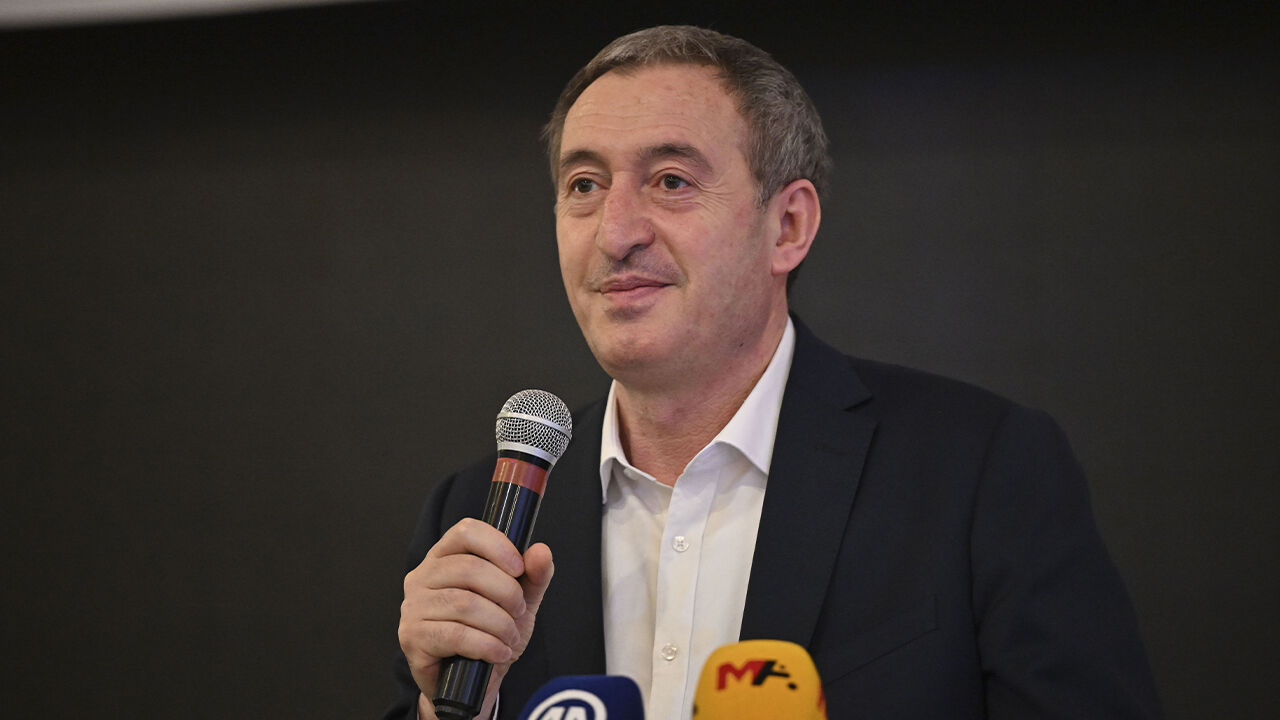 PKK'nın fesih kararının ardından DEM Parti, hükümete çağrı yaptı: Bayram sonrasına kalmadan... Tuncer Bakırhan
