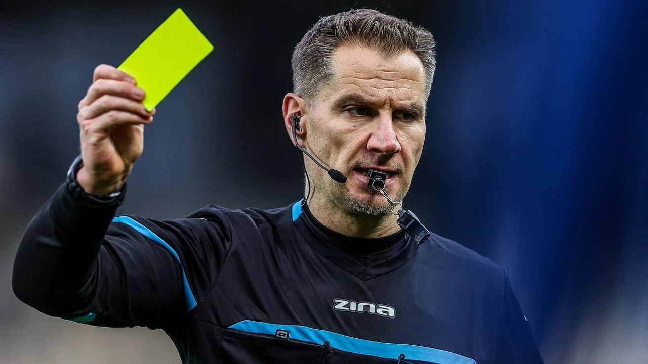Tomasz Kwiatkowski kimdir, istatistikleri nasıl? Trabzonspor-Galatasaray final maçının VAR hakemi oldu Tomasz Kwiatkowski kimdir, istatistikleri nasıl? Trabzonspor-Galatasaray final maçının VAR hakemi oldu
