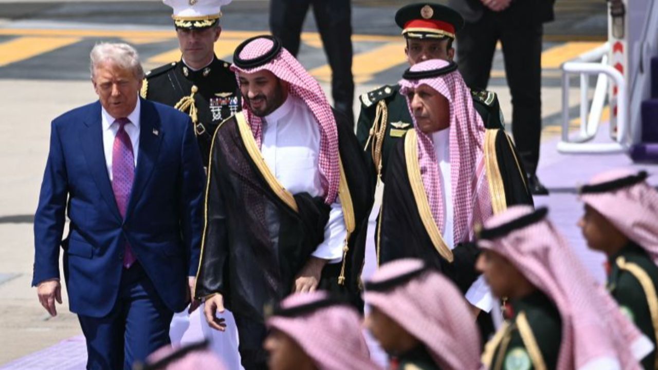 Trump Ortadoğu gezisine Riyad'dan başladı: Ekonomik anlaşmalar gündemde Trump Ortadoğu gezisine Riyad'dan başladı: Ekonomik anlaşmalar gündemde