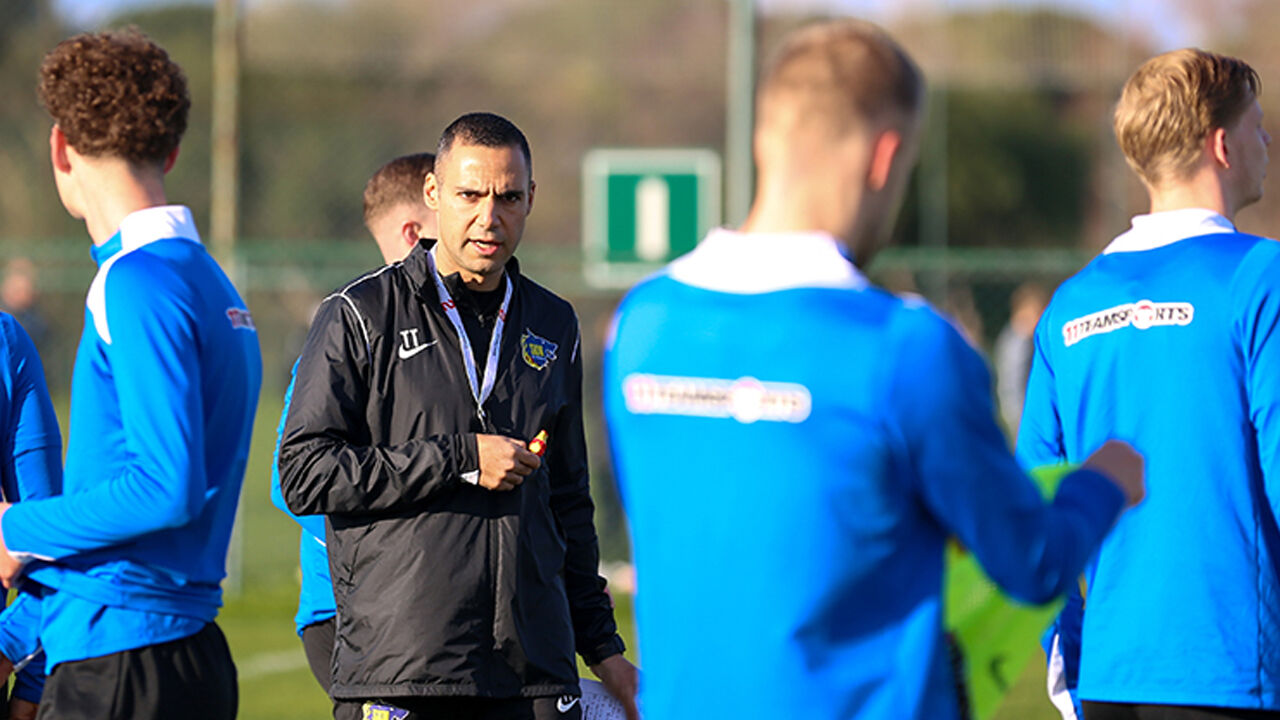 Türk teknik adam Avrupa'yı salladı! Takımı son sıralarda aldı, ilk 4'e soktu - 2. Resim