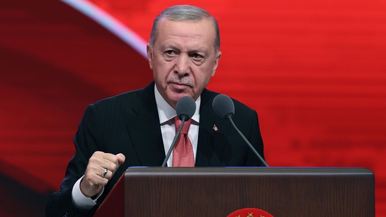 Yunan basınından Erdoğan'a övgü: Türkiye'yi jeopolitik satranç tahtasında rol sahibi ülke olarak konumlandırdı Yunan basınından Erdoğan'a övgü: Türkiye'yi jeopolitik satranç tahtasında rol sahibi ülke olarak konumlandırdı