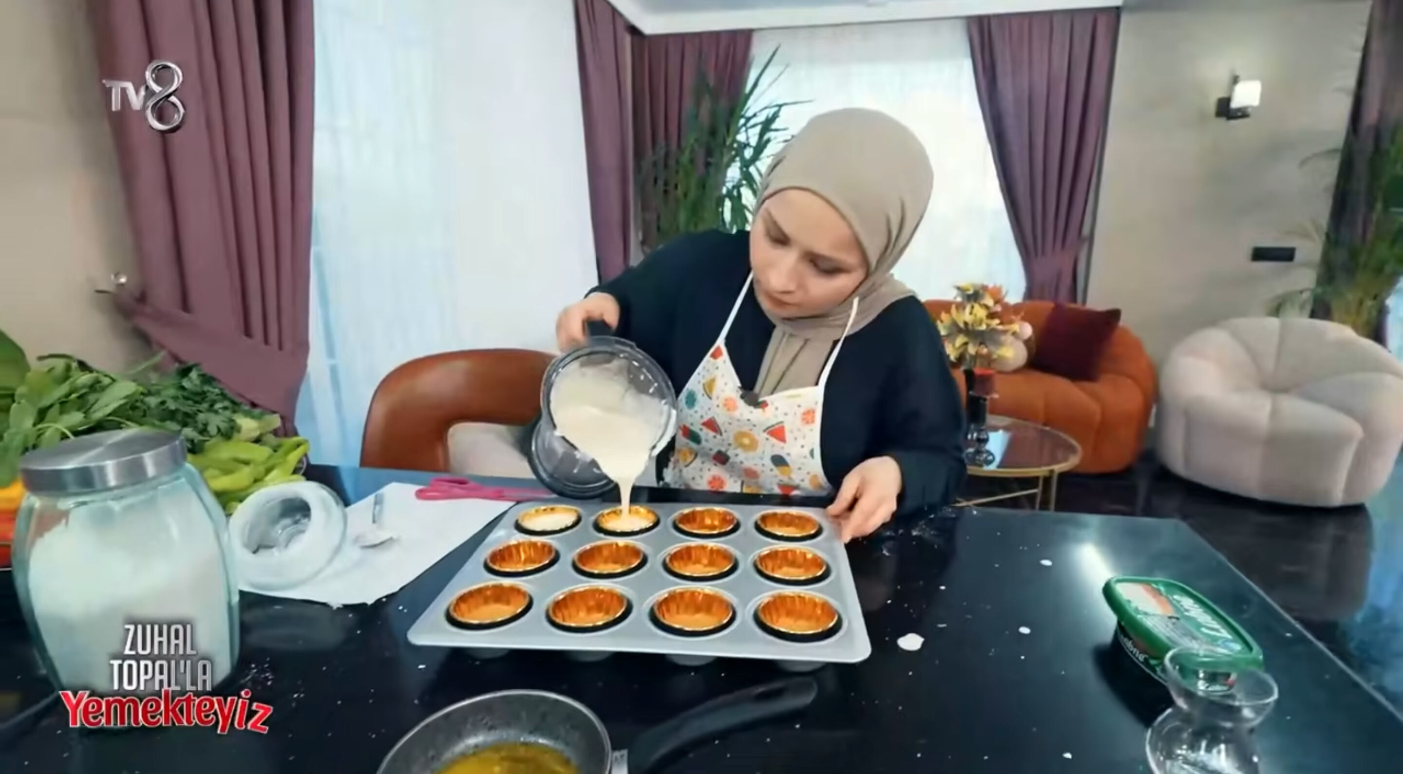 Zuhal Topal'la Yemekteyiz Kübra kimdir? Yemekteyiz Kübra İmre kaç yaşında? - 2. Resim