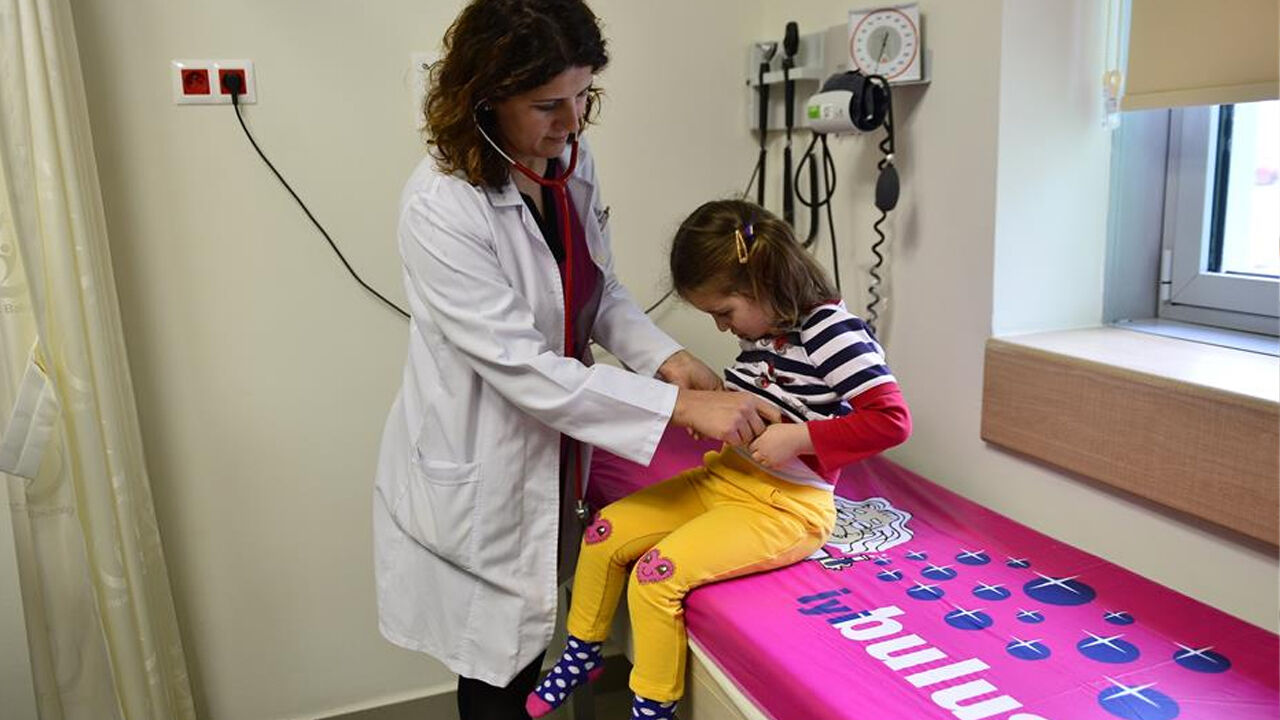 10 yıl içinde çocuk doktoru kalmayacak! Pediatride mezun sayısı dibe vurdu - 2. Resim