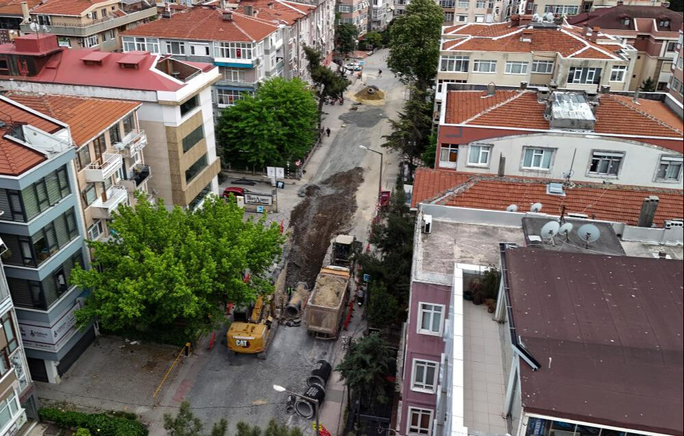 Bakırköy'de trafik çilesi! İSKİ yolu kapattı, vatandaşlar tepki gösterdi - 2. Resim