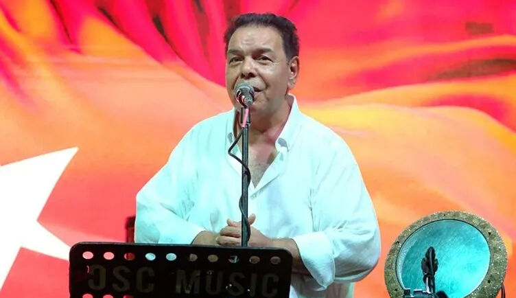 Balık Ayhan’ın cenazesinde eşi ve kızının feryadı yürek yaktı: O sözü herkesi ağlattı - 1. Resim