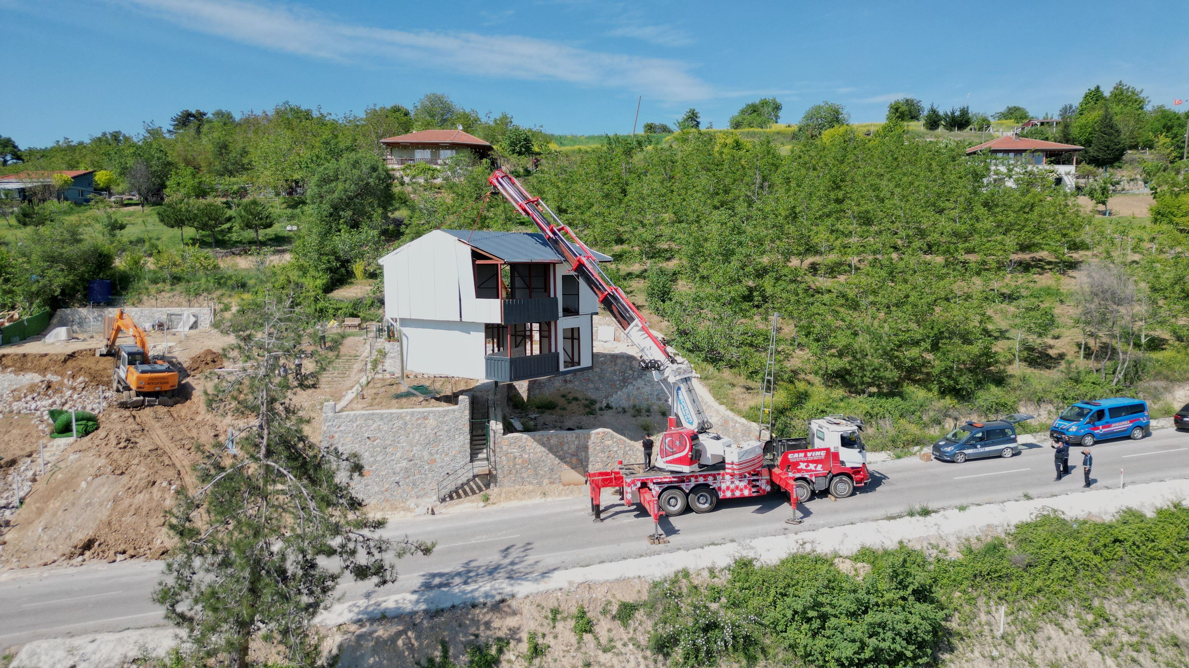 Belediye harekete geçti! Görenler gözlerine inanamadı: Kaçak villasını böyle taşıdı - 1. Resim