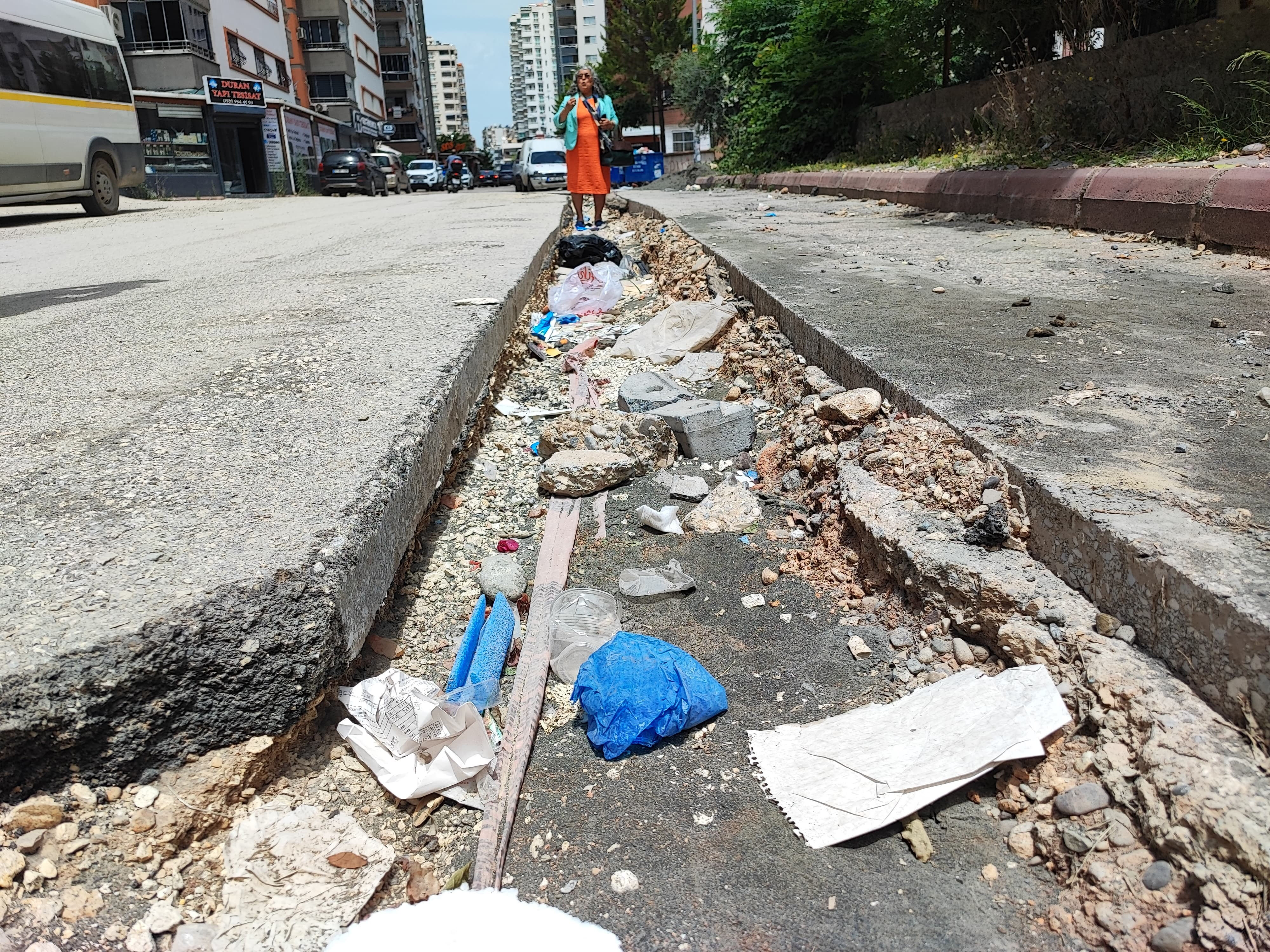 Belediye işini yapmayınca olay çıktı! Vatandaşla muhtarı karşı karşıya getiren kriz - 1. Resim