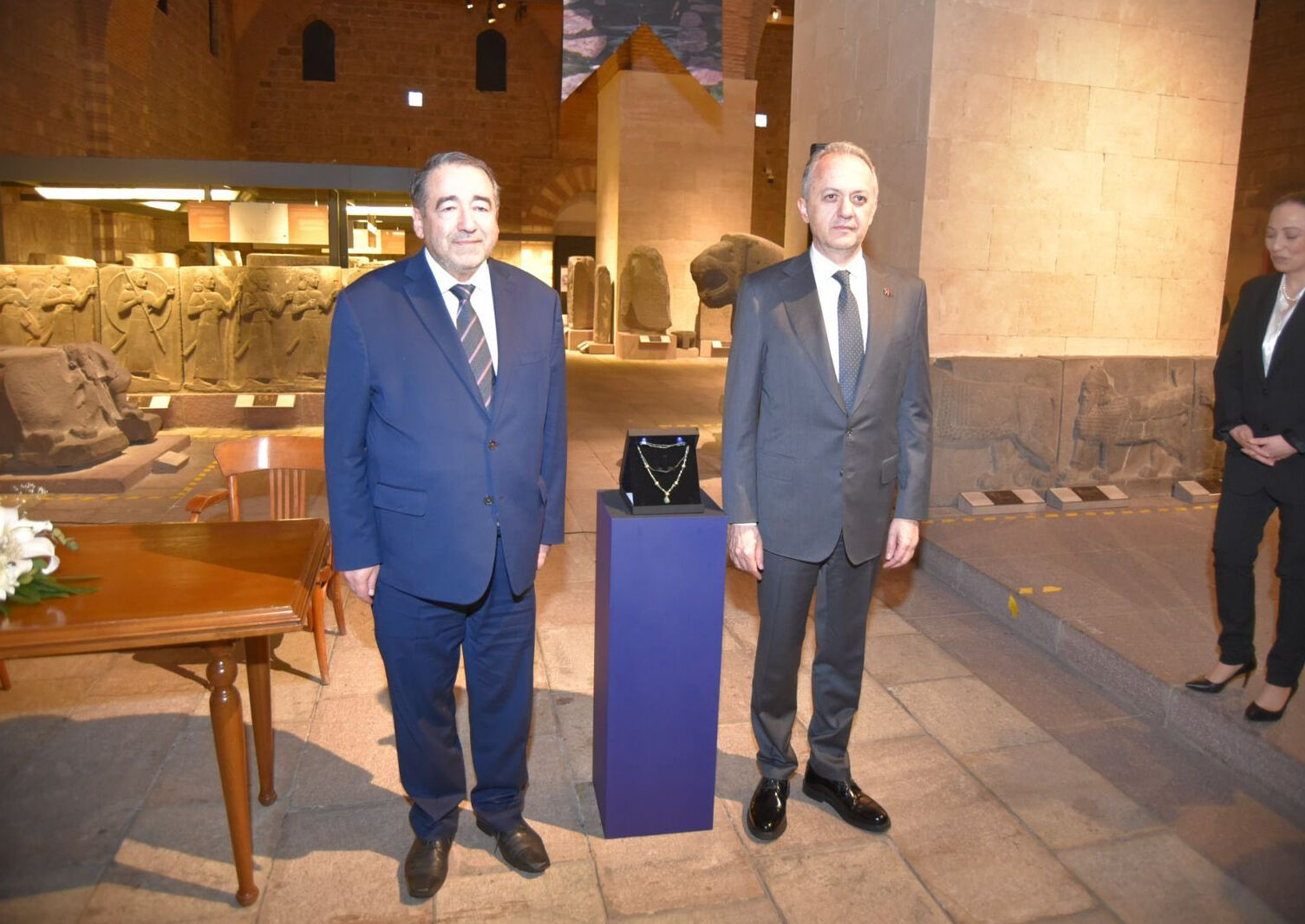 Bu defa biz iade ettik! Moche kültürüne ait 2000 yıllık kolye ülkesine teslim edildi - 1. Resim