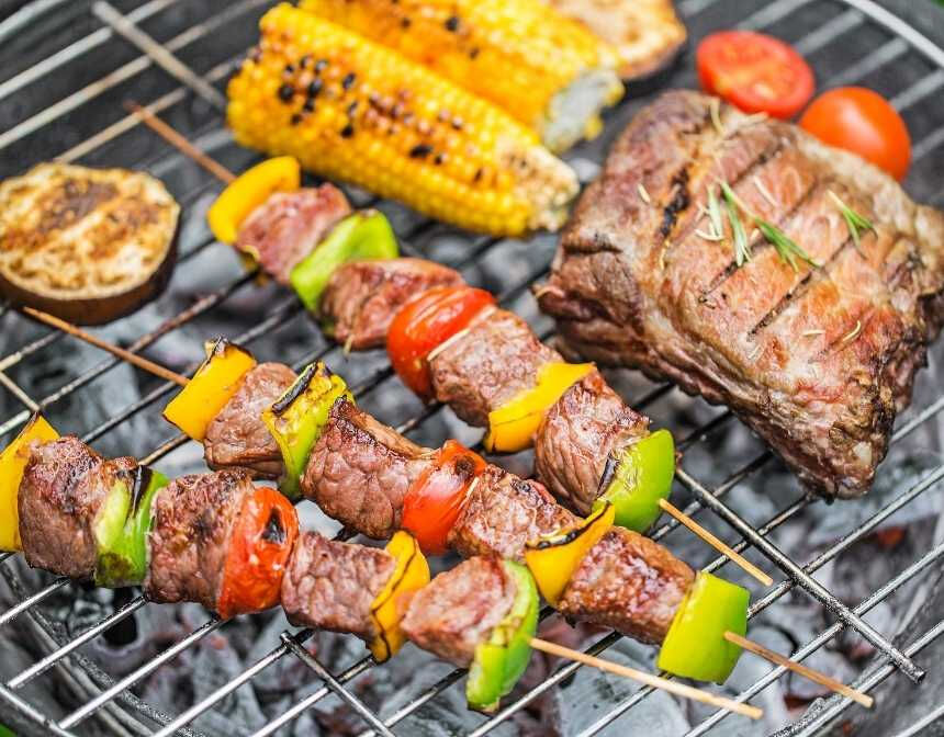 Mangal sezonu açıldı, uzmanı uyardı: Sağlığınızı riske etmeyin! Mangal yaparken yapılan bu hata kansere davetiye çıkarıyor! Mangal sezonu açıldı, uzmanı uyardı: Sağlığınızı riske etmeyin! Mangal yaparken yapılan bu hata kansere davetiye çıkarıyor! - 2. Resim