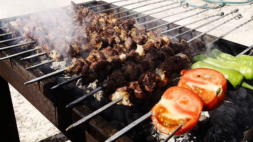 Mangal sezonu açıldı, uzmanı uyardı: Sağlığınızı riske etmeyin! Mangal yaparken yapılan bu hata kansere davetiye çıkarıyor! Mangal sezonu açıldı, uzmanı uyardı: Sağlığınızı riske etmeyin! Mangal yaparken yapılan bu hata kansere davetiye çıkarıyor! - 3. Resim