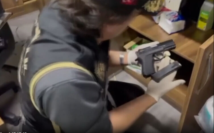 Suç örgütlerine İstanbul'da ağır darbe! 16 kişi yakalandı, cephanelik ele geçirildi - 1. Resim