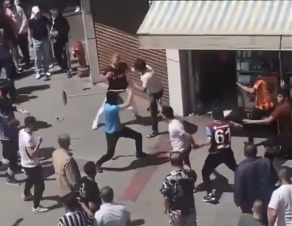 Türkiye Kupası finali öncesi ortalık karıştı! Galatasaray ve Trabzonspor taraftarı birbirine girdi - 3. Resim