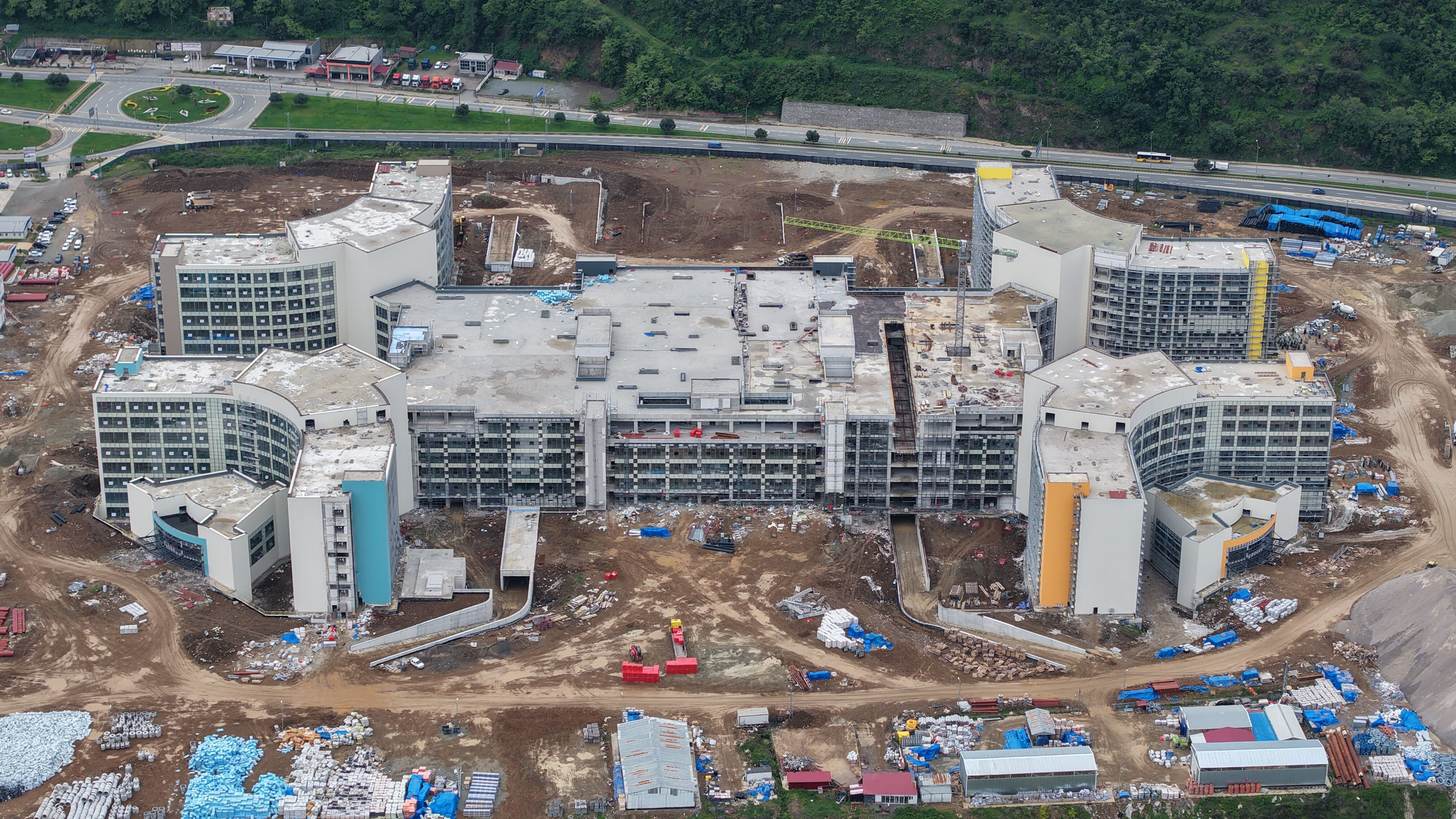 5 bin kazıkla zemini güçlendirildi! Denizin üzerine yapılıyor, yüzde 75'i tamamlandı - 2. Resim