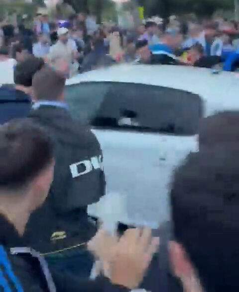 Espanyol-Barcelona derbisinde kan donduran olay! Araba taraftarları ezdi - 3. Resim