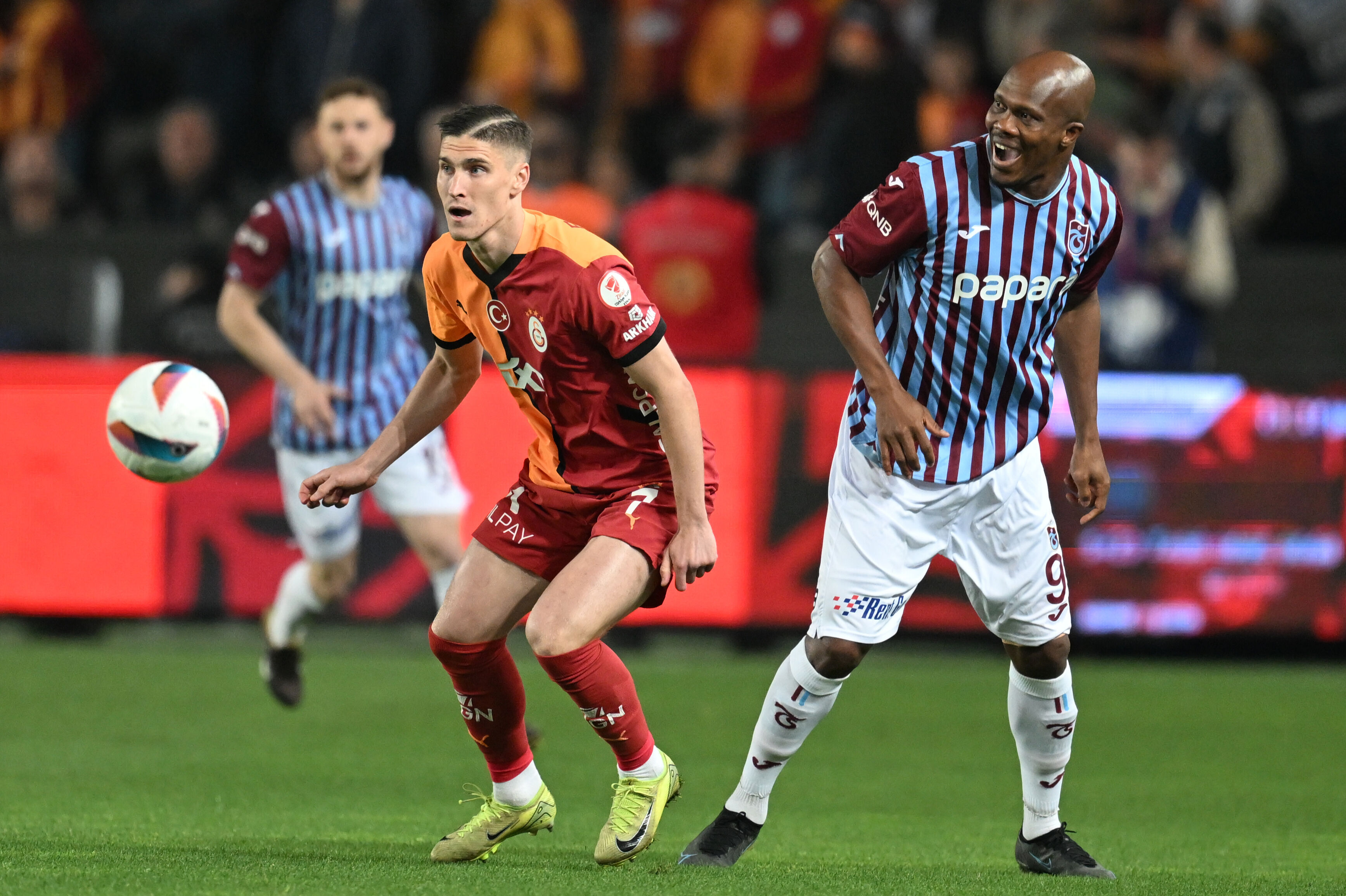 Galatasaray, final maçında Trabzonspor'u dağıttı! Güle oynaya şampiyon - 2. Resim