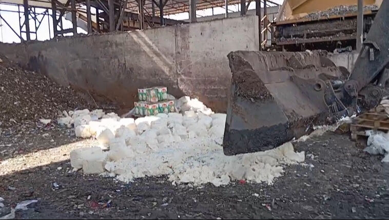 Hepsini vatandaşa yedireceklerdi! Tonlarca bozuk peynir ele geçirildi - 2. Resim