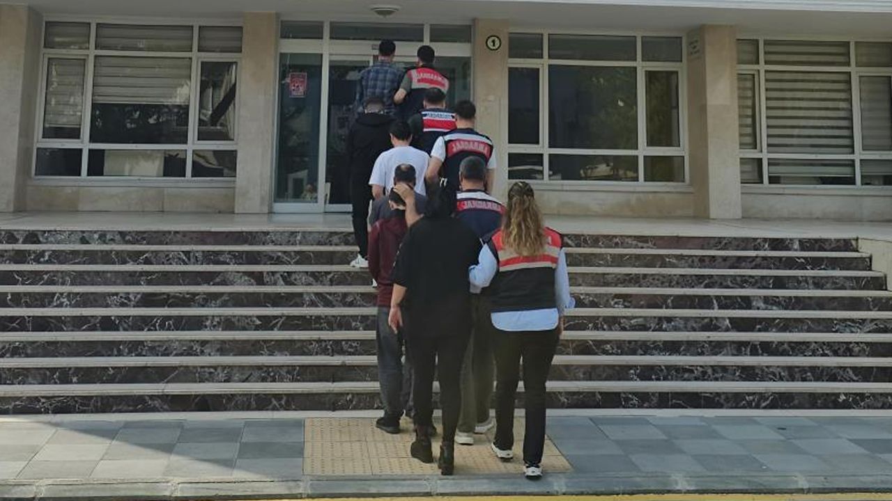 Kişisel verileri ele geçirip satıyorlardı! 5 şüpheli tutuklandı Kişisel verileri ele geçirip satıyorlardı! 5 şüpheli tutuklandı