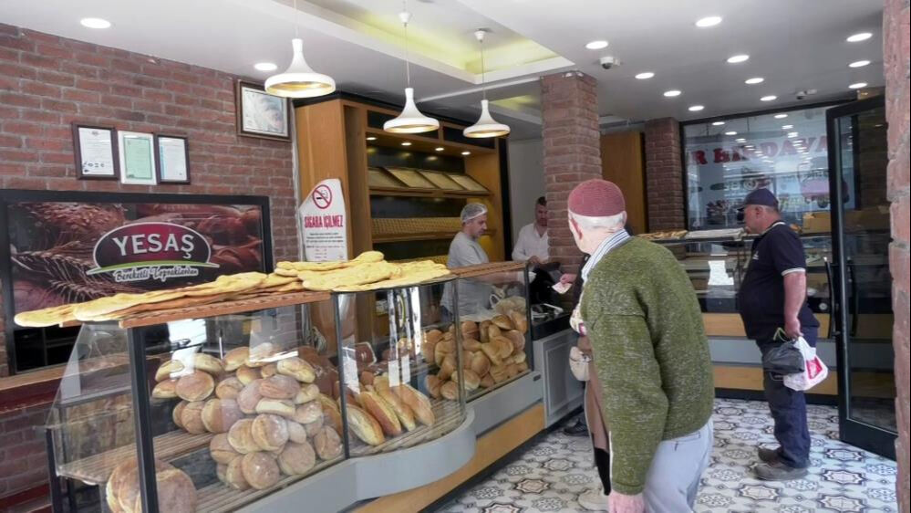 Padişahların ektirdiği buğdaydan yapılıyor, siparişlere yetişilmiyor! Faydasını duyan almak istiyor... Padişahların ektirdiği buğdaydan yapılıyor, siparişlere yetişilmiyor! Faydasını duyan almak istiyor... - 2. Resim