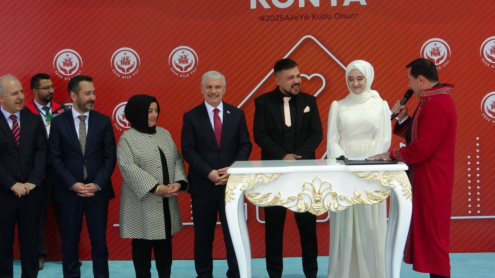 Türkiye aile için yürüdü! Nikahlar kıyıldı, çocuklar eğlendi... Aile Haftası böyle başladı - 2. Resim