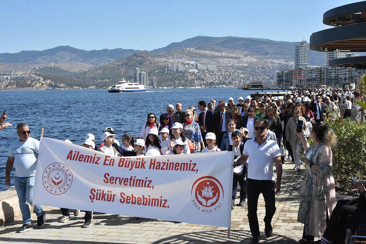 Türkiye aile için yürüdü! Nikahlar kıyıldı, çocuklar eğlendi... Aile Haftası böyle başladı - 3. Resim