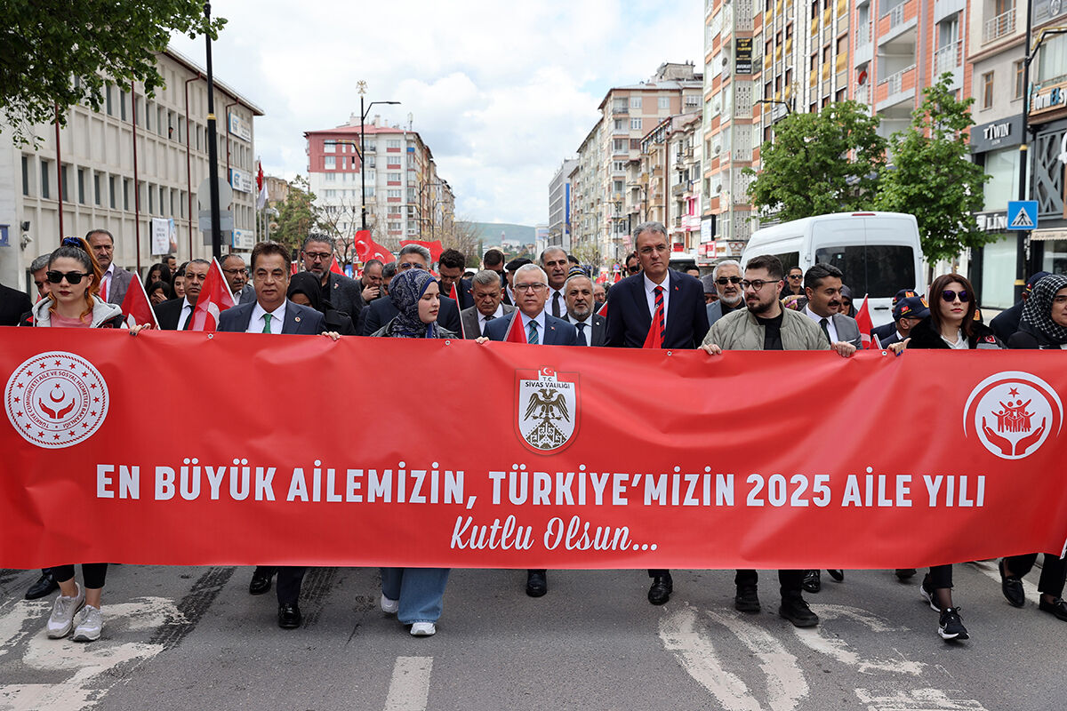 Türkiye aile için yürüdü! Nikahlar kıyıldı, çocuklar eğlendi... Aile Haftası böyle başladı - 11. Resim