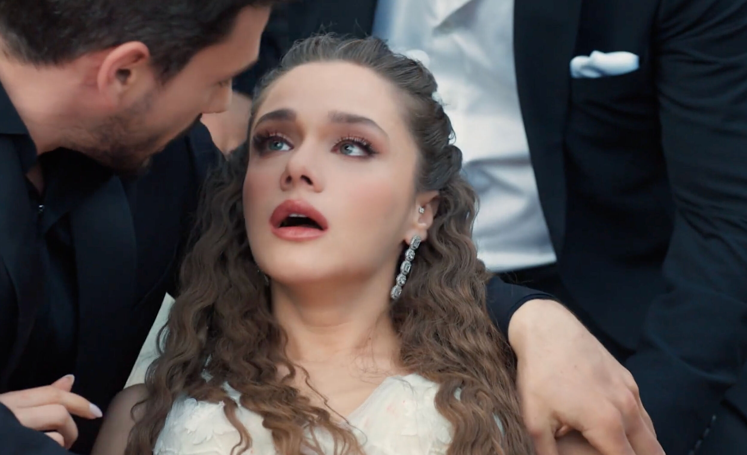 15 Mayıs 2025 reyting sonuçları açıklandı! Dün akşam en çok izlenen yapım ne oldu? İnci Taneleri mi, Hudutsuz Sevda mı? - 2. Resim