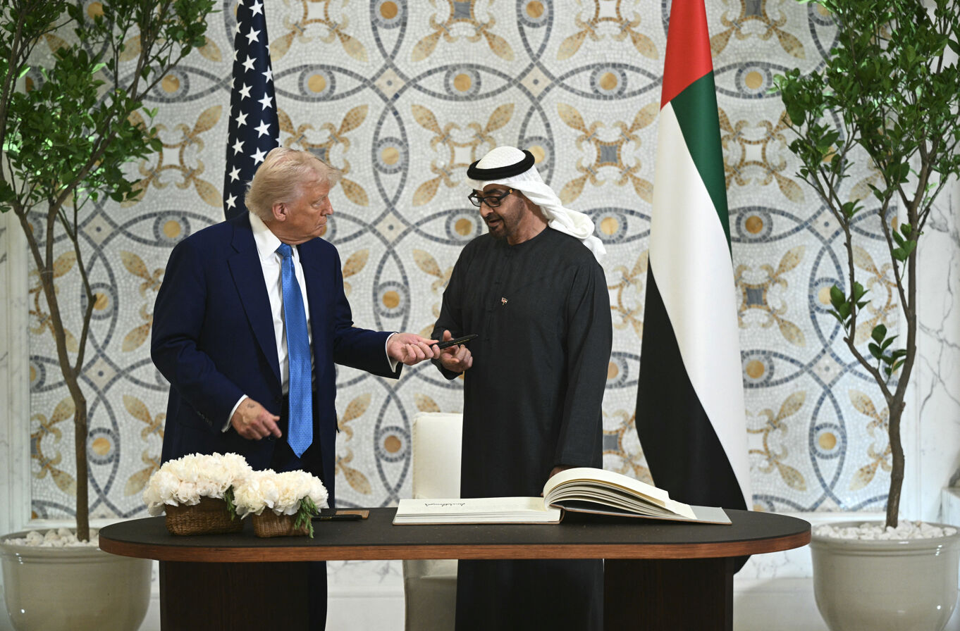 3 eli sıktı, trilyonları kaptı! Trump, Körfez'den ağzı kulaklarında dönüyor - 3. Resim