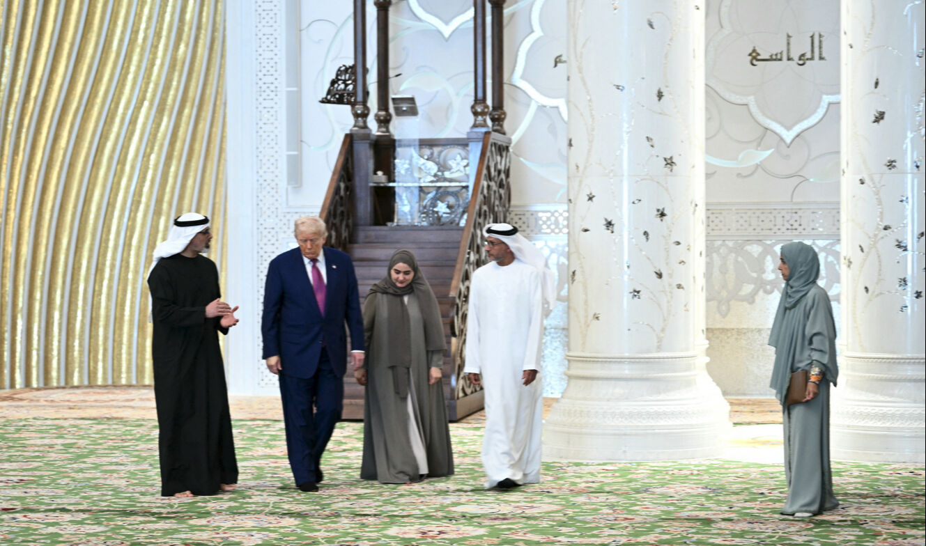 3 eli sıktı, trilyonları kaptı! Trump, Körfez'den ağzı kulaklarında dönüyor - 4. Resim