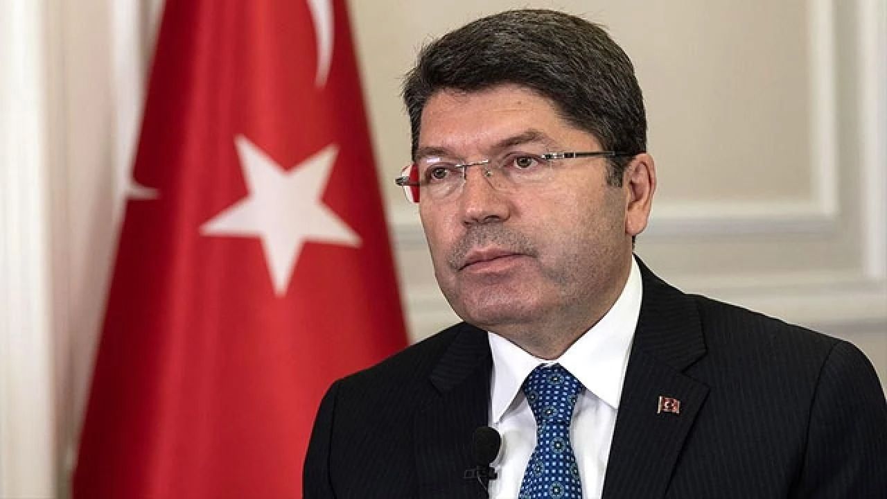 Adalet Bakanı Yılmaz Tunç'tan yeni anayasa mesajı: Vazgeçmedik Adalet Bakanı Yılmaz Tunç'tan yeni anayasa mesajı: Vazgeçmedik