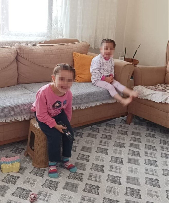 Annesiyle yolun karşına geçecekti! Otomobilin çarptığı çocuk hayatını kaybetti - 1. Resim