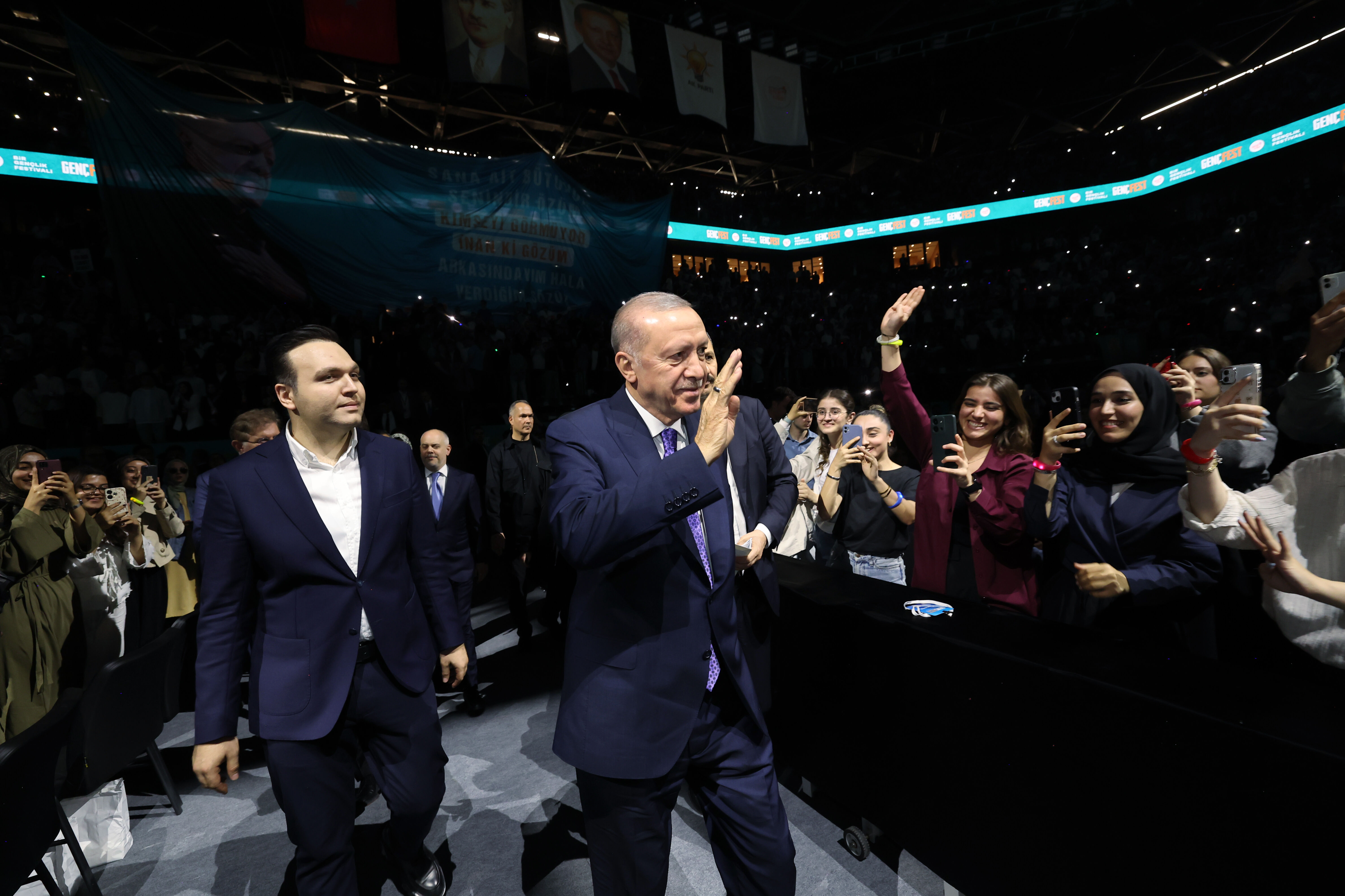 Cumhurbaşkanı Erdoğan'dan gençlere en güzel hediye: