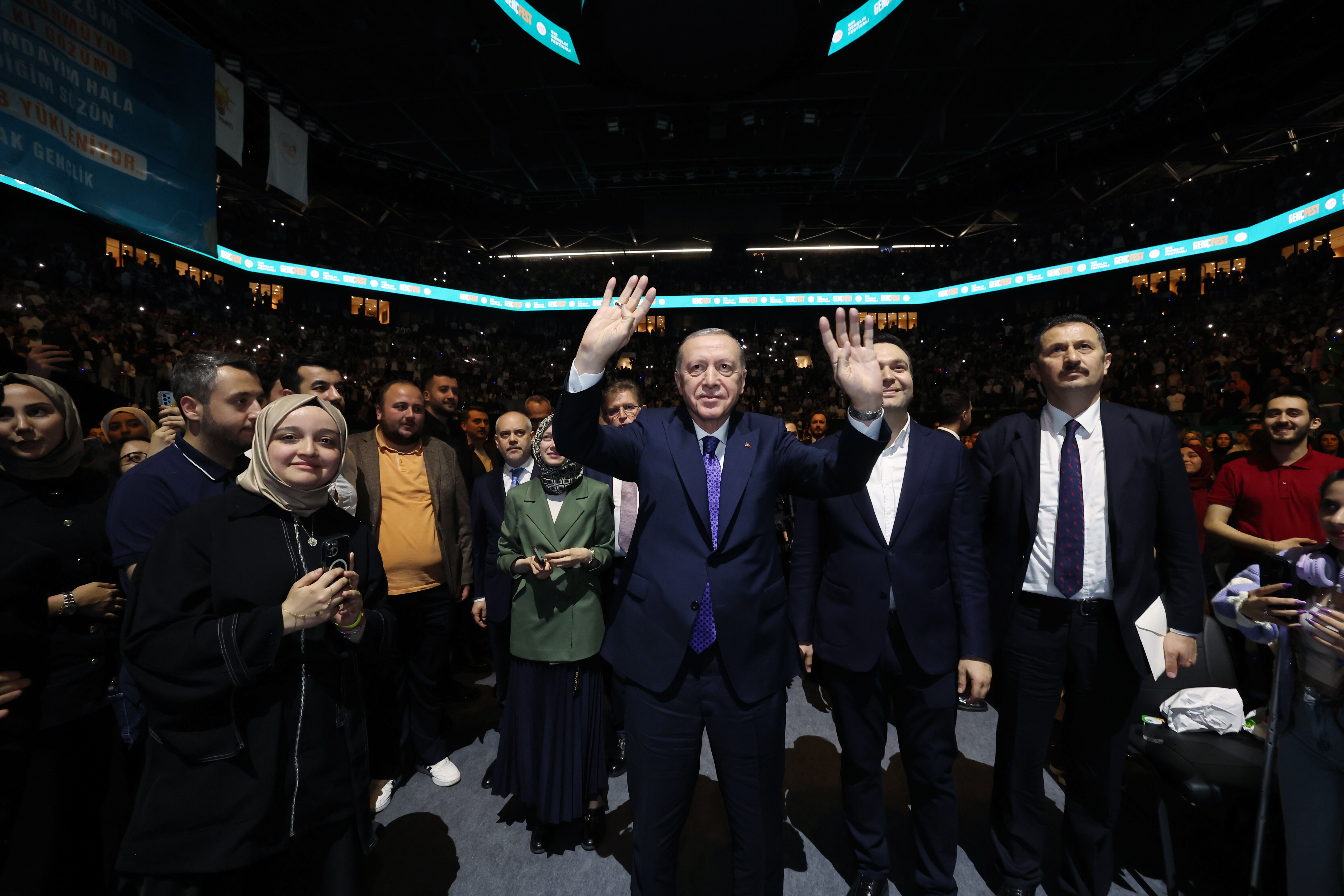 Cumhurbaşkanı Erdoğan'dan gençlere en güzel hediye: