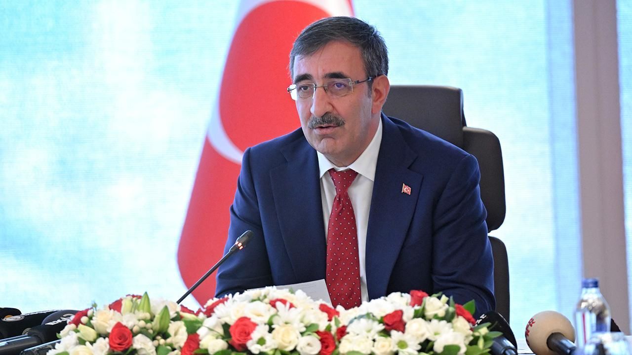 Cumhurbaşkanlığına vekalet edecek! Cevdet Yılmaz kararı Resmi Gazete'de Cumhurbaşkanlığına vekalet edecek! Cevdet Yılmaz kararı Resmi Gazete'de
